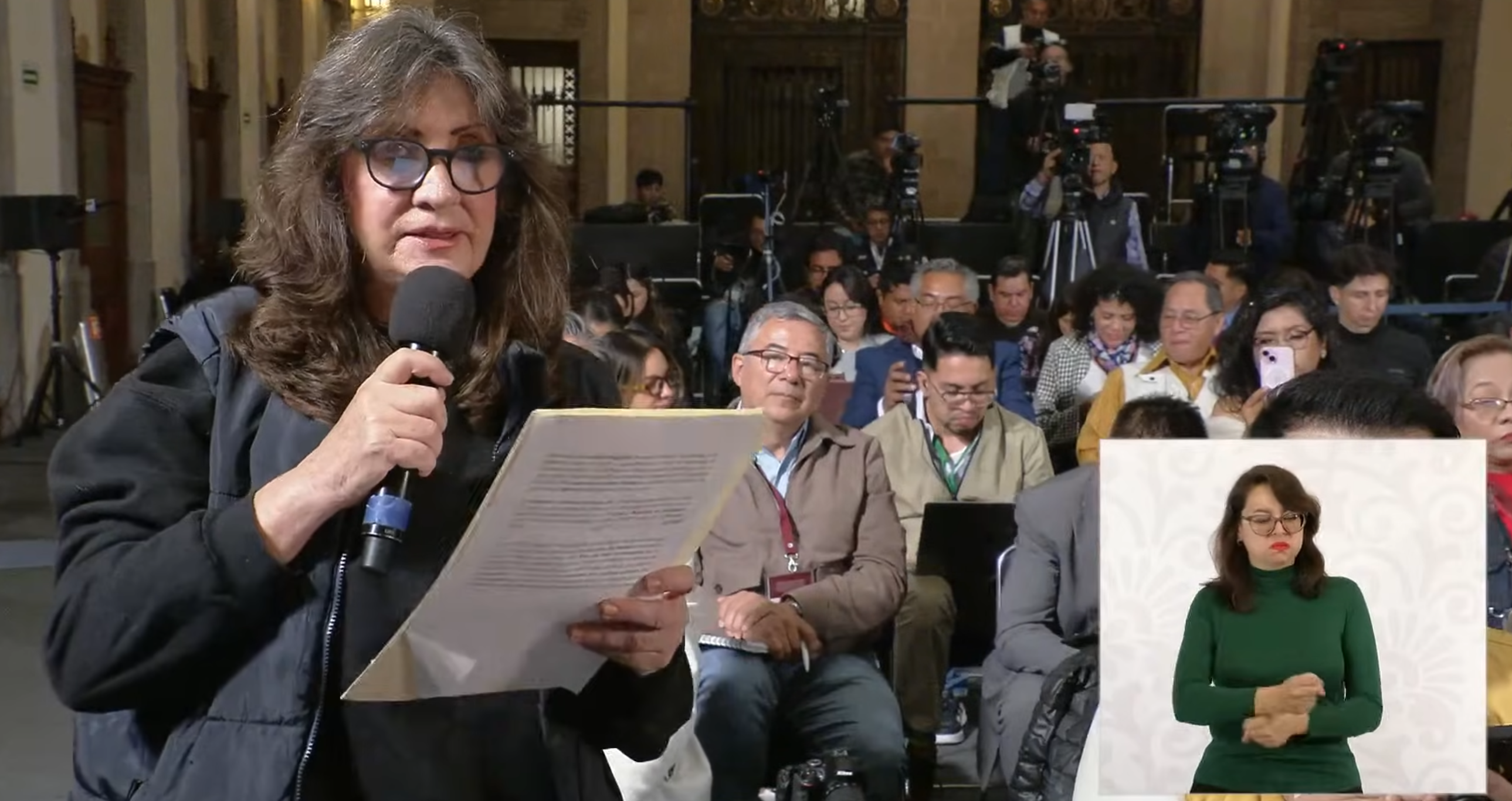 Se entrega a la presidenta Claudia Sheinbaum, a través de la fotodocumentalista Elideth Fernández, la campaña: «Erradicar el Maltrato, la Crueldad y la Tortura Animal: Un Compromiso por la Paz», del Movimiento Consciencia, para su óptima distribución o difusión masiva.